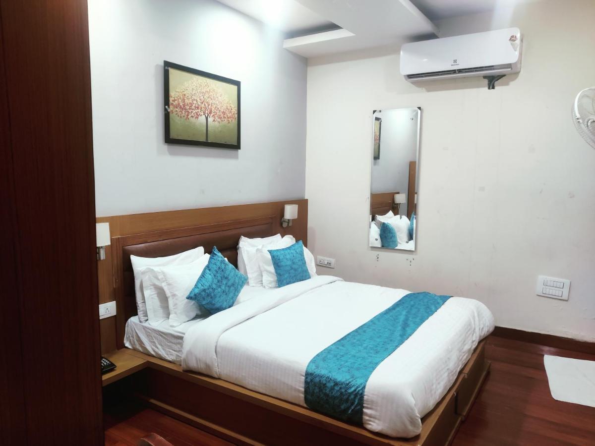 Banyan Hotel&Restro Hisar Luaran gambar
