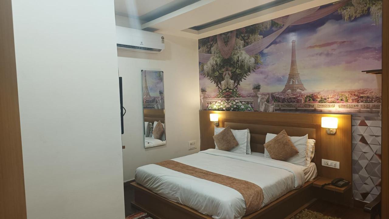 Banyan Hotel&Restro Hisar Luaran gambar
