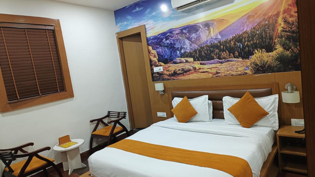 Banyan Hotel&Restro Hisar Luaran gambar