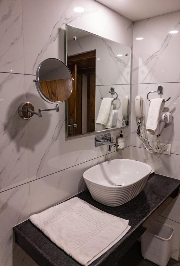Banyan Hotel&Restro Hisar Luaran gambar