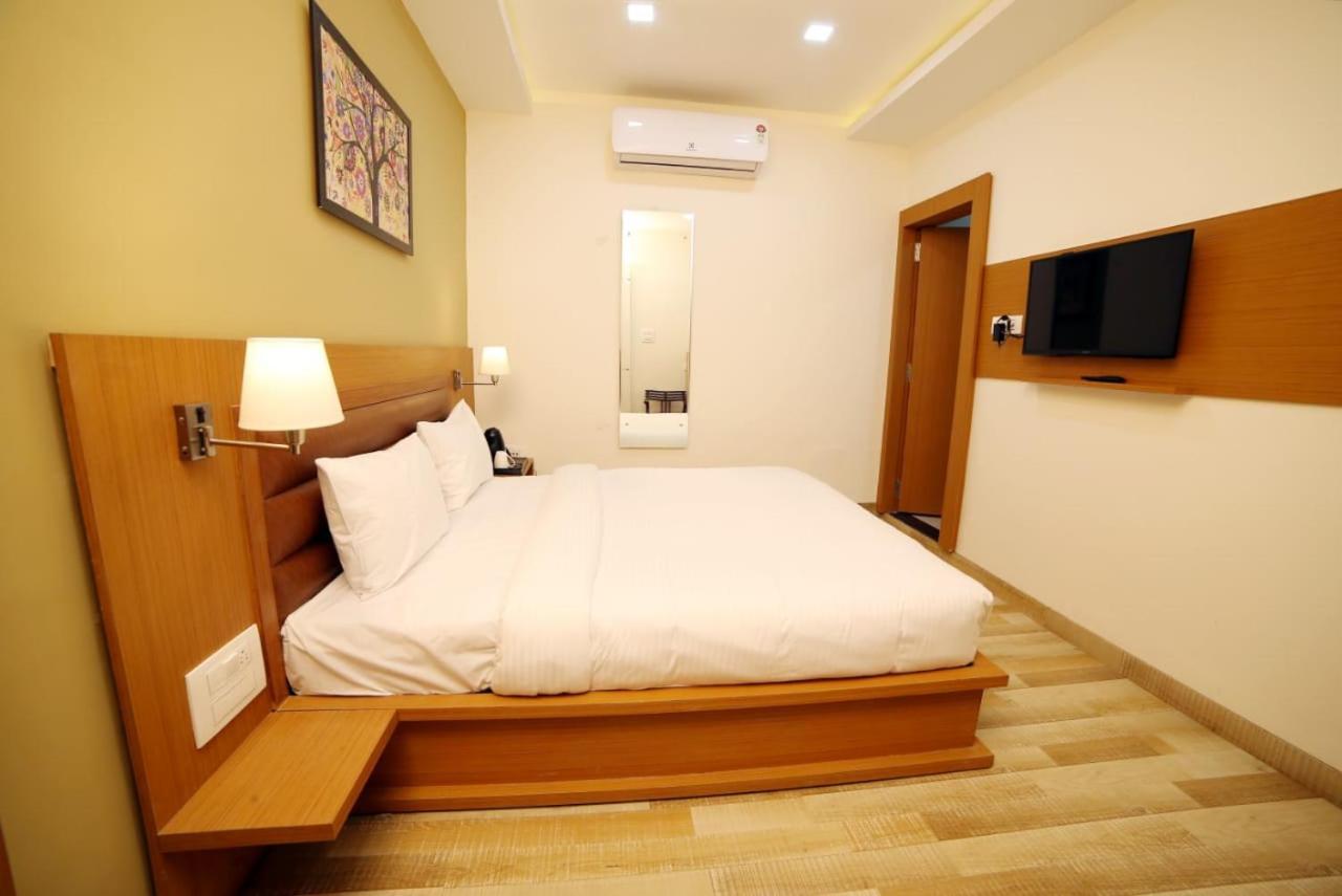 Banyan Hotel&Restro Hisar Luaran gambar