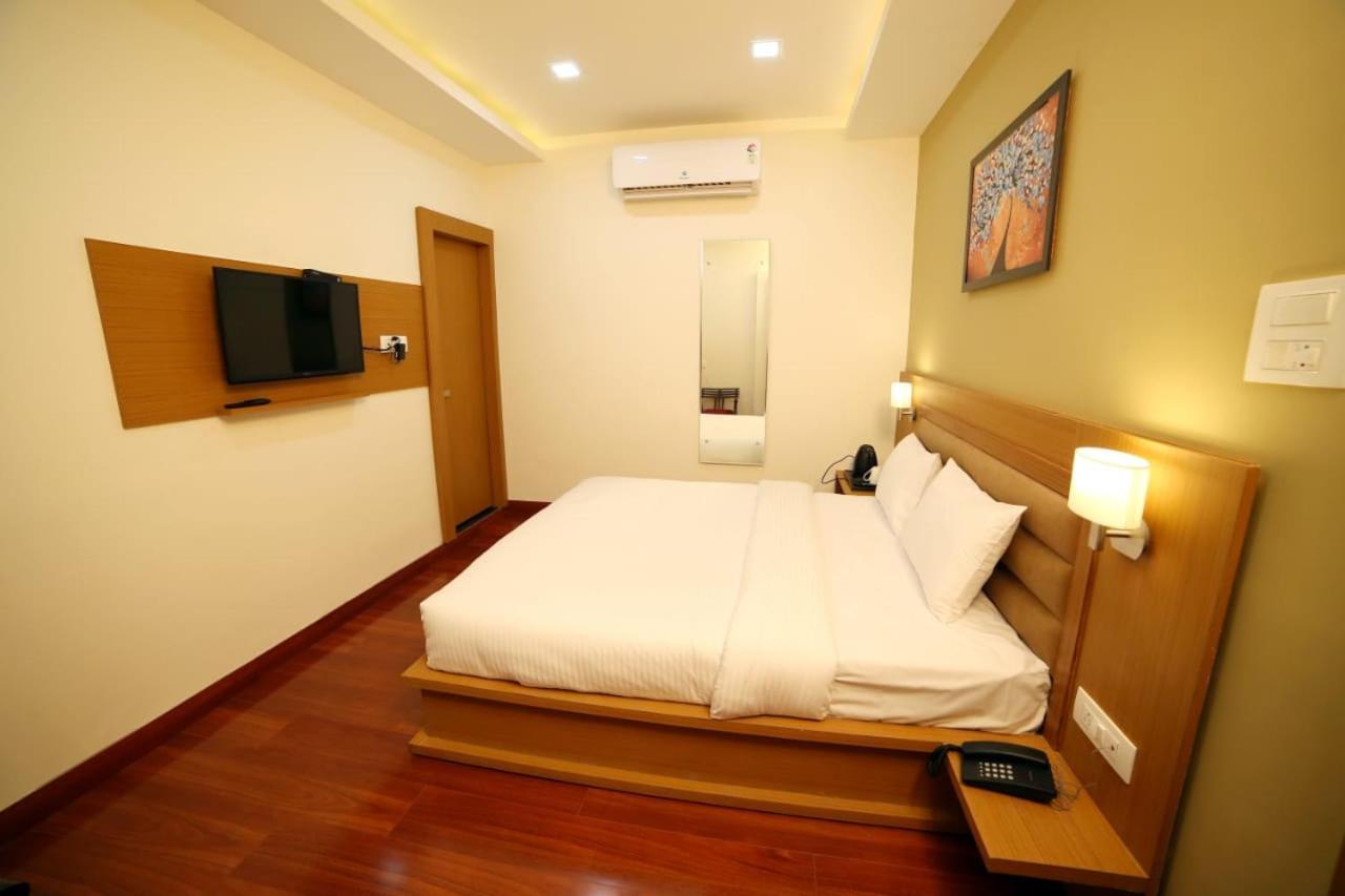 Banyan Hotel&Restro Hisar Luaran gambar