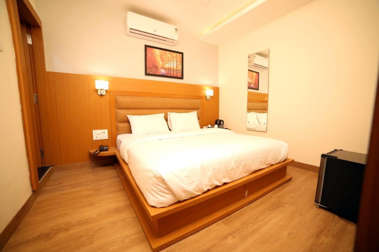 Banyan Hotel&Restro Hisar Luaran gambar