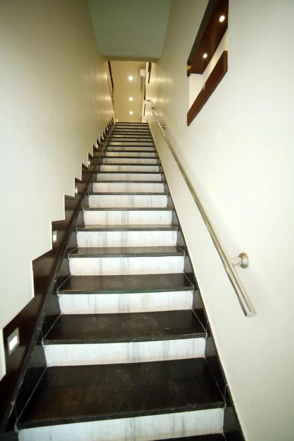 Banyan Hotel&Restro Hisar Luaran gambar