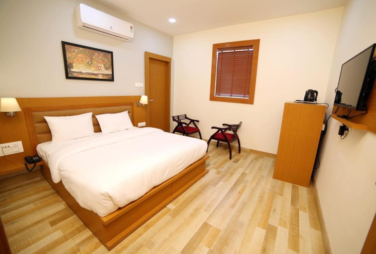 Banyan Hotel&Restro Hisar Luaran gambar